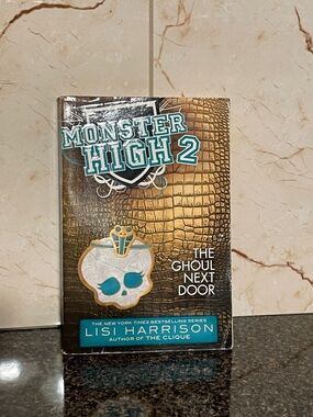 RARE‼️Monster High 2 The Ghoul Next Door - Gold and Teal Cover